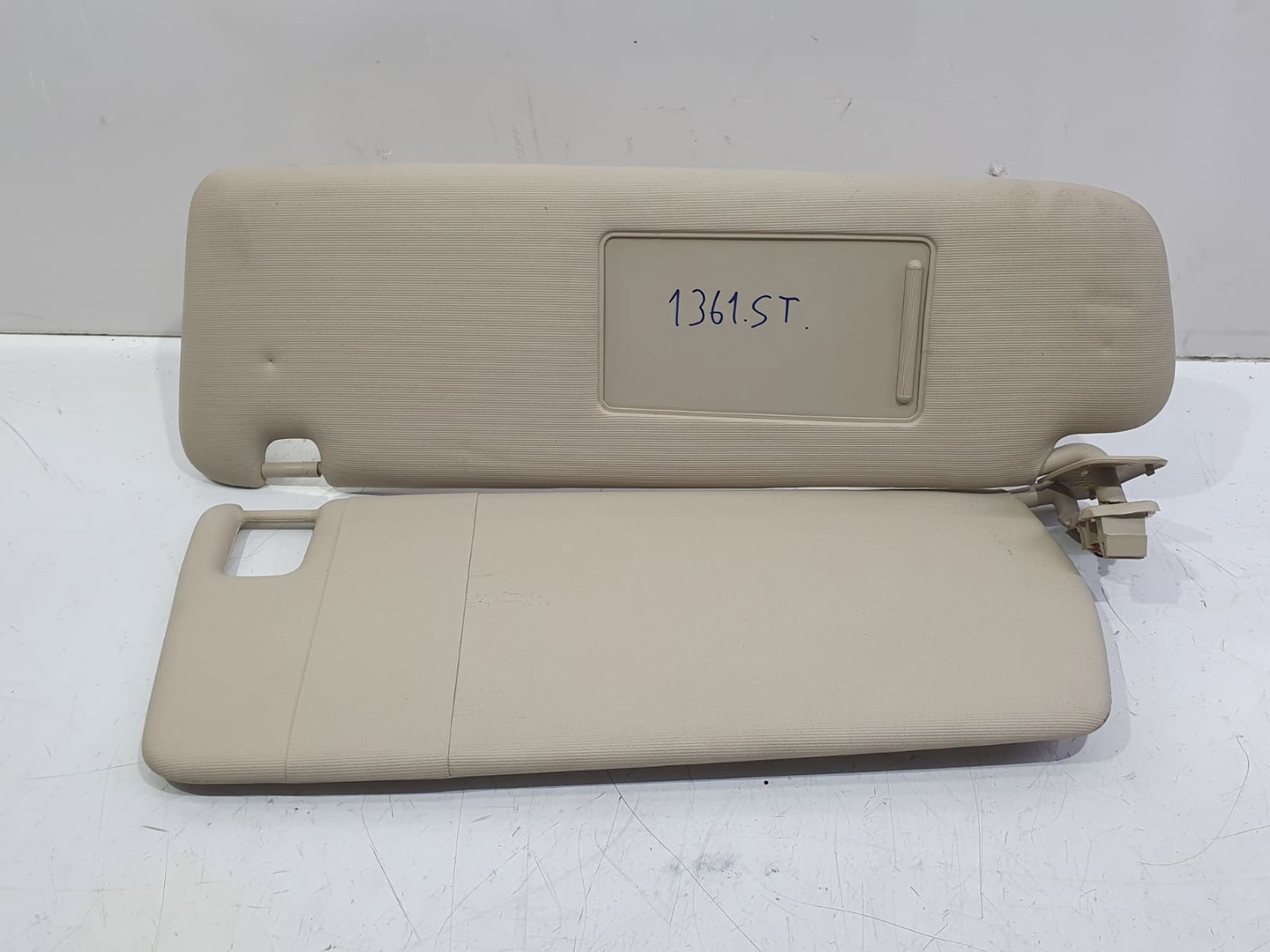 Parasolar stanga 7p0857551 Volkswagen Touareg 2 (7P) (2010 - 2014)