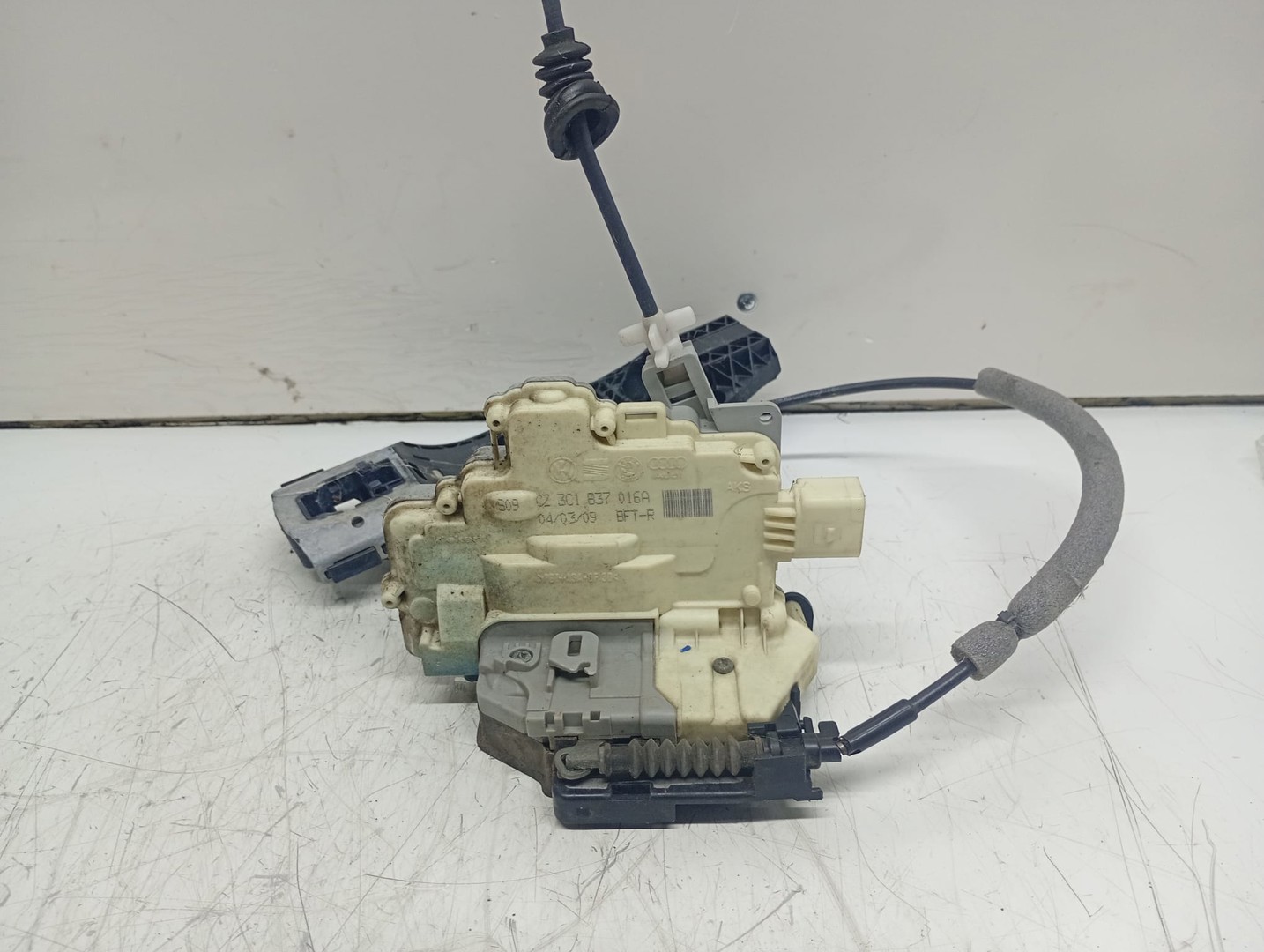 Broasca dreapta fata 3C1837016A Volkswagen Tiguan 1 (5N) (2007 - 2011)