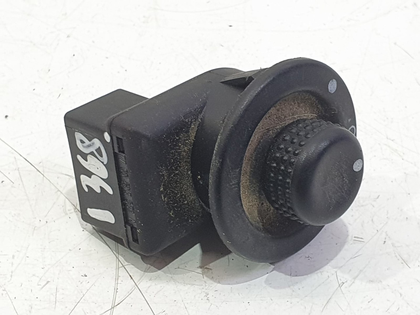 Buton reglaj oglinzi 7700803531a Dacia Logan 1 (2004 - 2008)