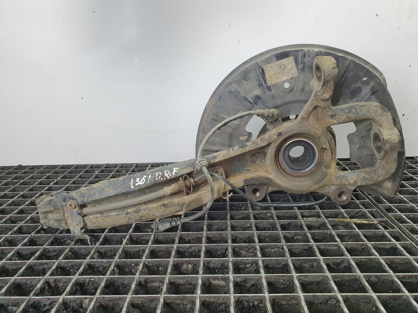Fuzeta dreapta fata 7p6402246a Volkswagen Touareg 2 (7P) (2010 - 2014)