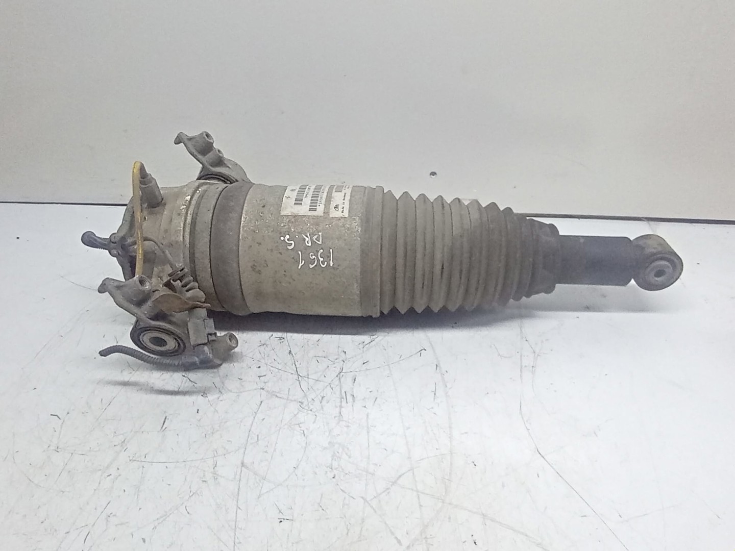 Perna aer spate 7P6616020H Volkswagen Touareg 2 (7P) (2010 - 2014)