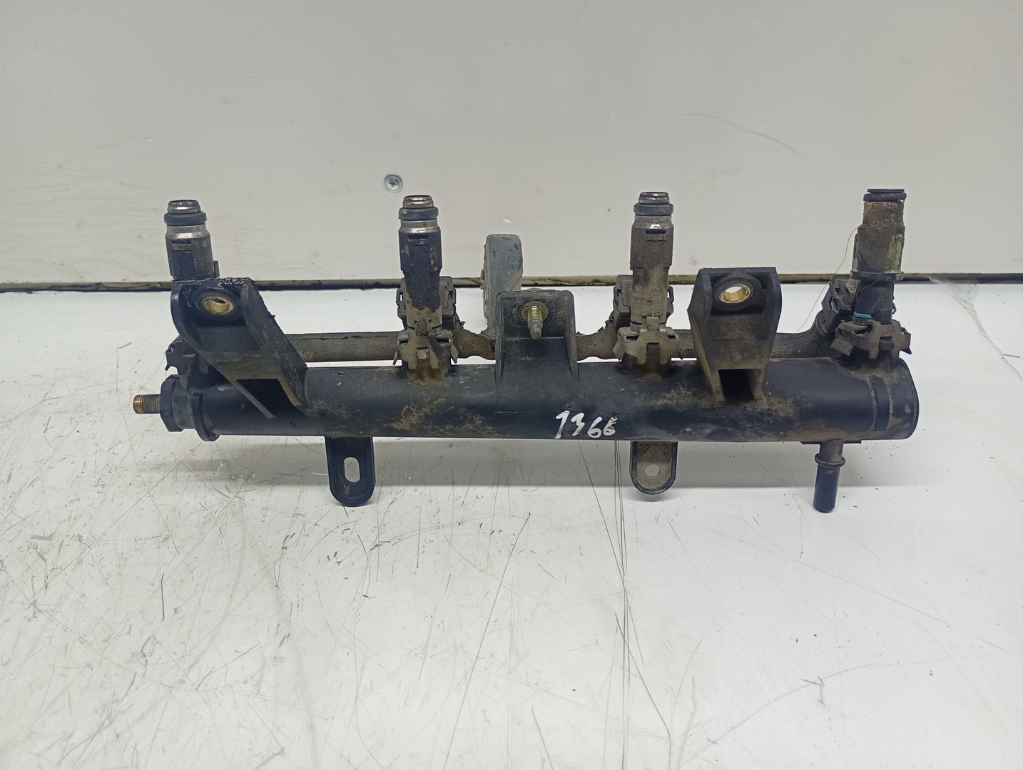 Rampa injectoare 9655833580 Citroen C3 1 (2002 - 2010)