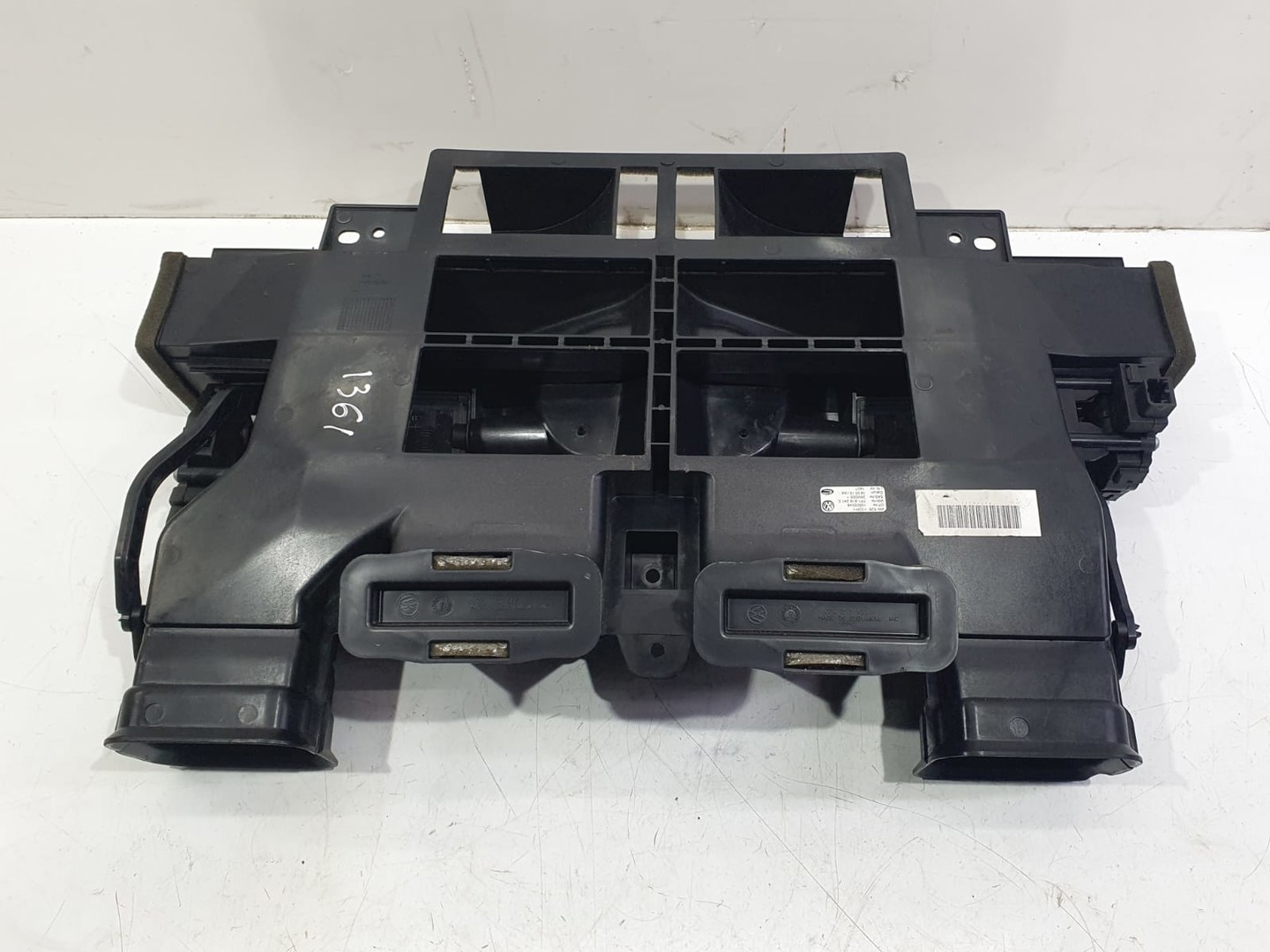 Grila ventilatie bord 412650750 Volkswagen Touareg 2 (7P) (2010 - 2014)