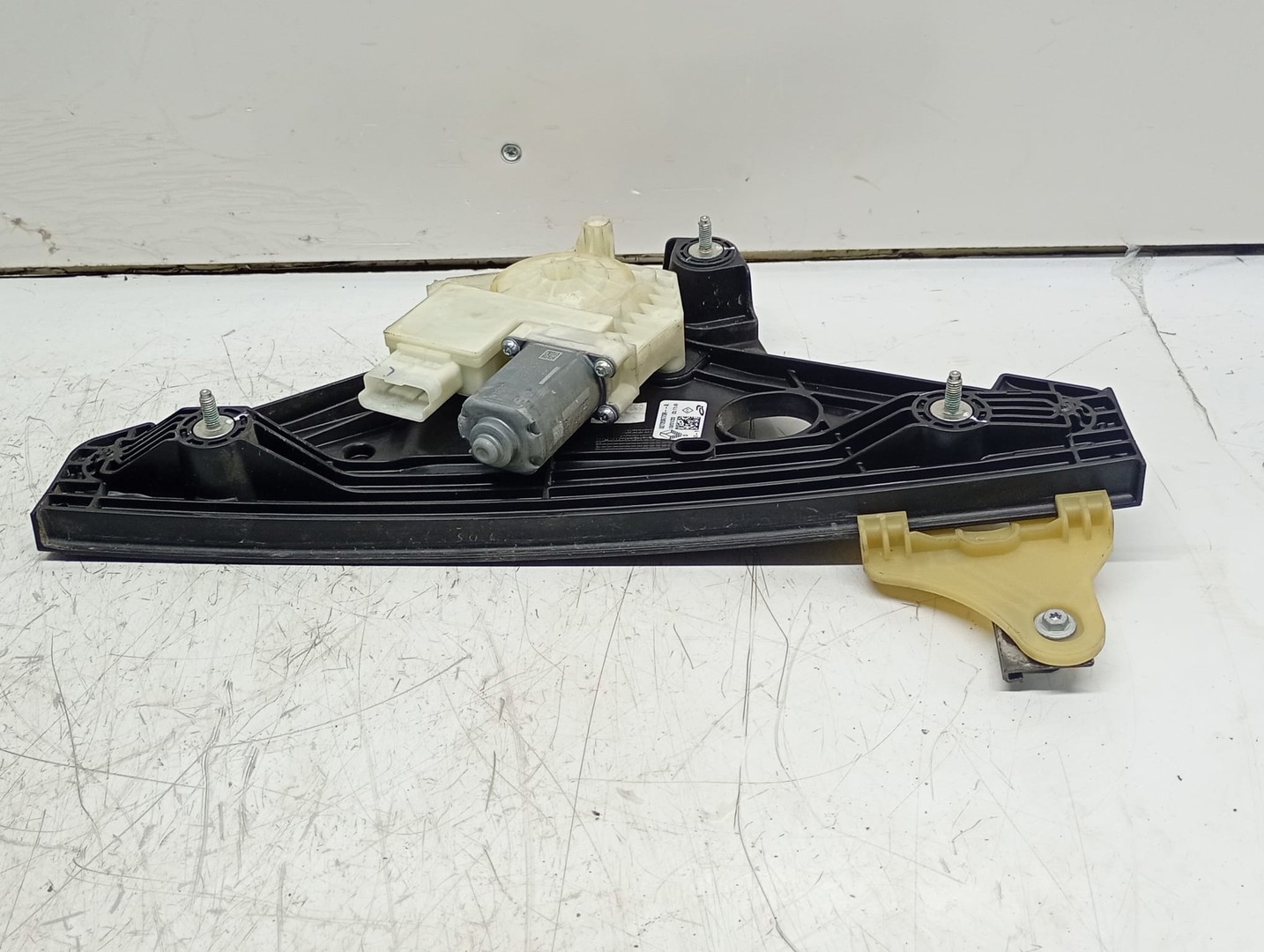 Macara geam dreapta spate 827209773R Renault Clio 5 (2019 - 2023)