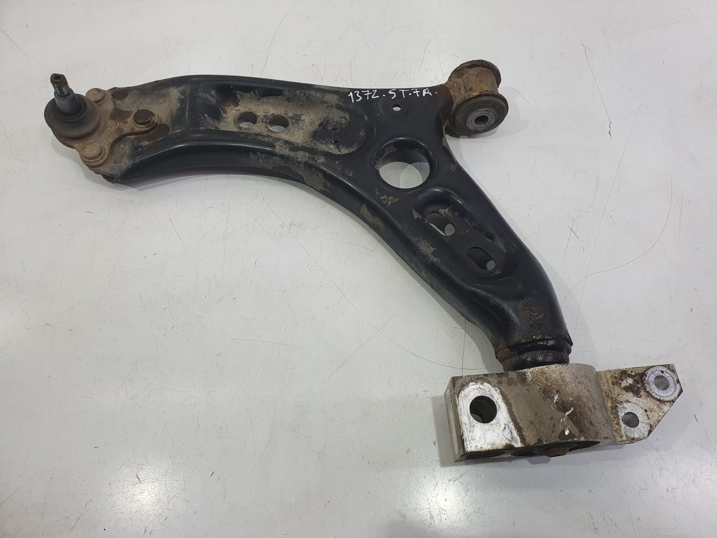 Brat suspensie stanga fata 1k0407165c Volkswagen Golf 6 (2008 - 2015)