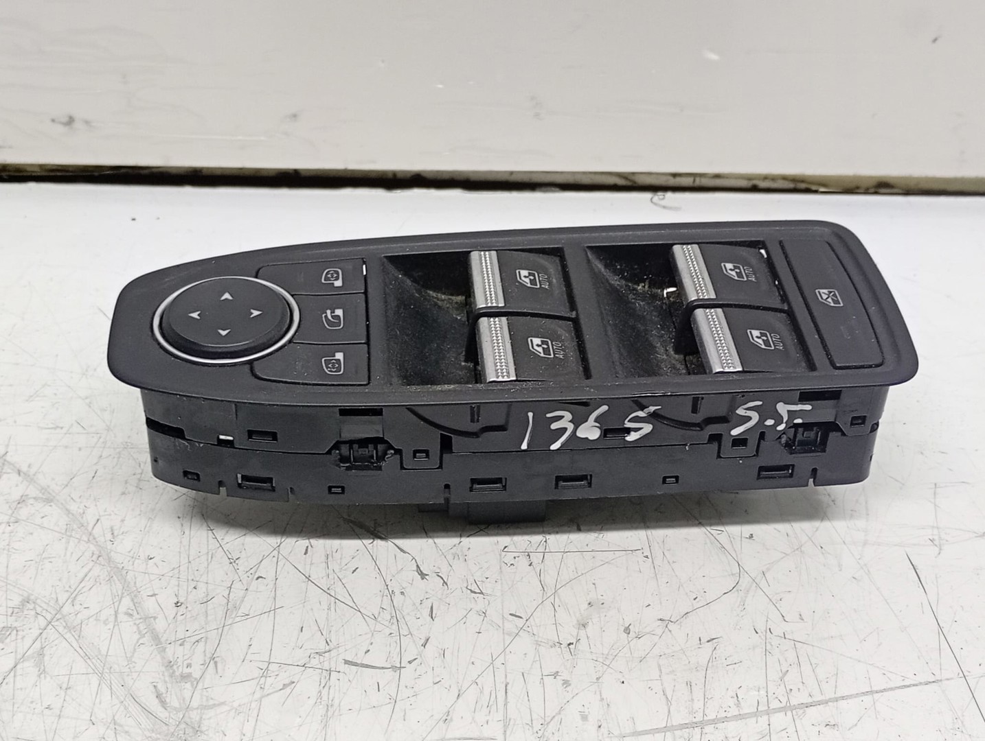 Panou comanda geamuri 254015831r Renault Clio 5 (2019 - 2023)