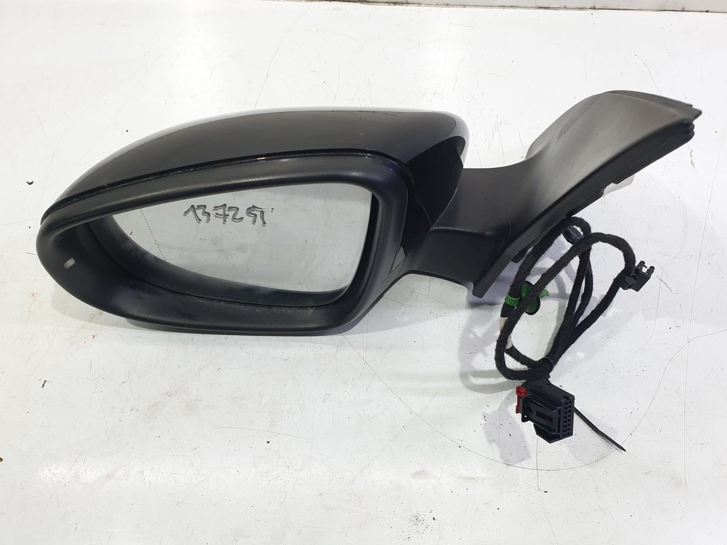 Oglinda stanga 5k0857501cd Volkswagen Golf 6 (2008 - 2015)