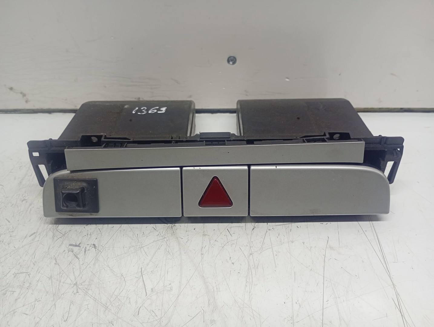 Buton avarii 3C0858407 Volkswagen Passat B6 (2005 - 2010)