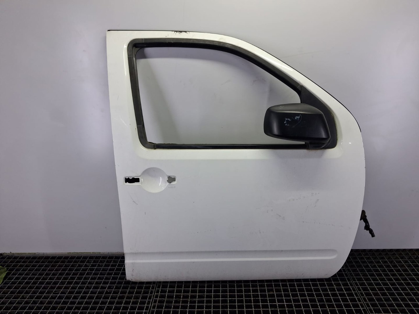 Usa dreapta fata Nissan Navara D40 (2005 - 2010)