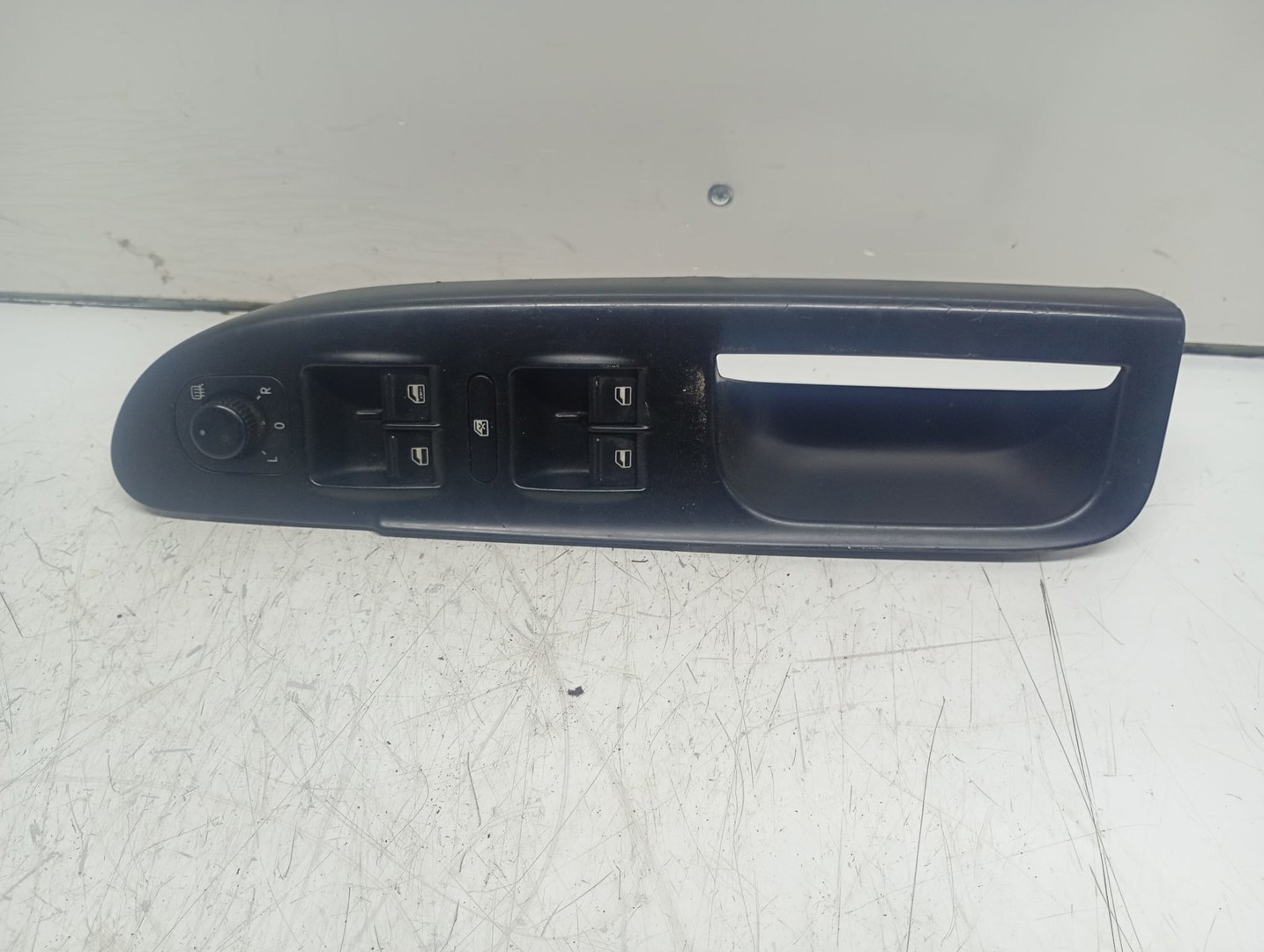 Panou comanda geamuri 3C1867171B Volkswagen Passat B6 (2005 - 2010)