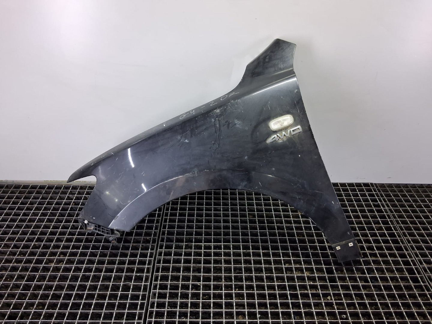 Aripa stanga fata Toyota Avensis 2 T25 (2002 - 2006)