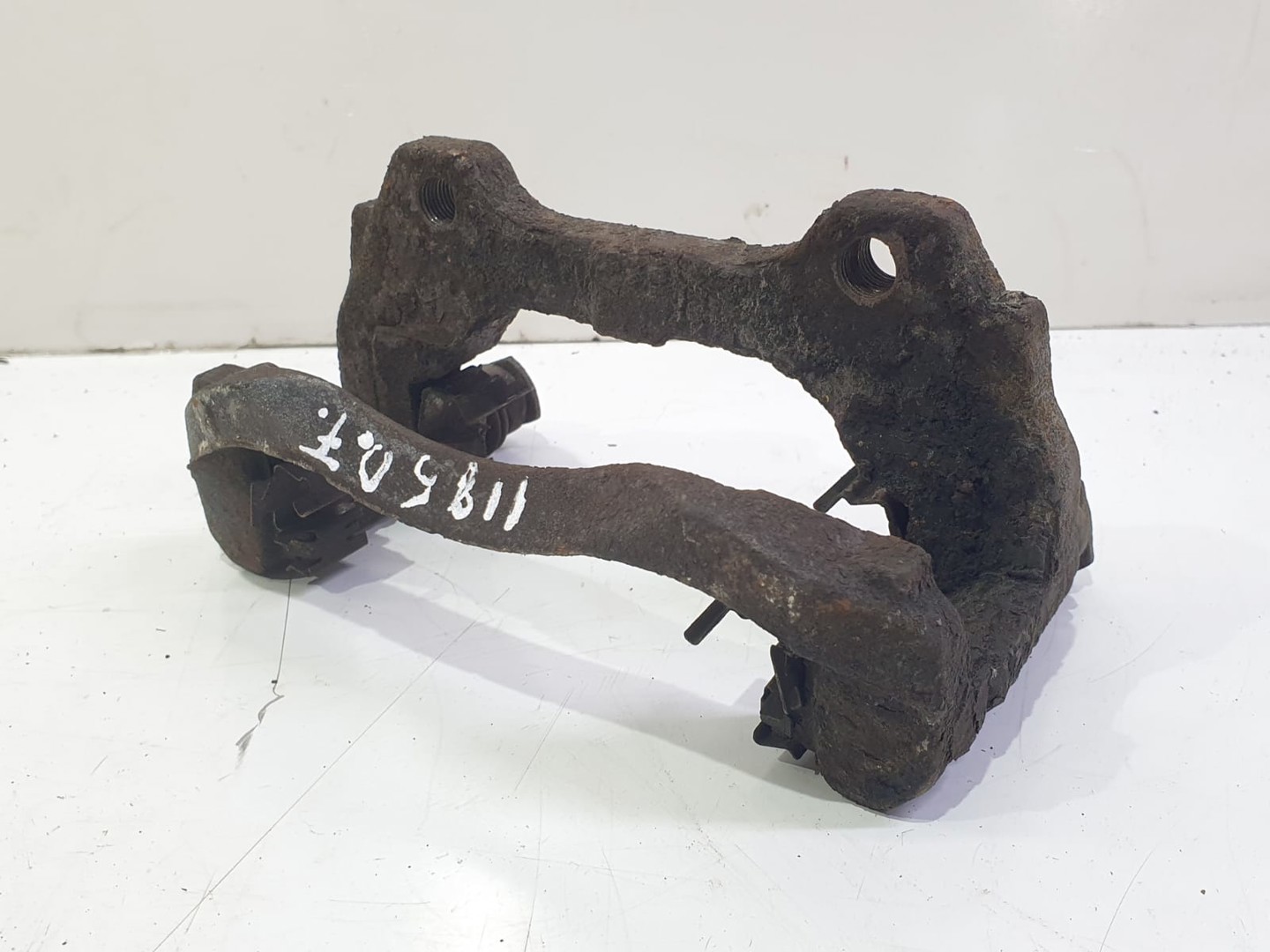 Suport etrier dreapta fata Opel Corsa D (2006 - 2011)