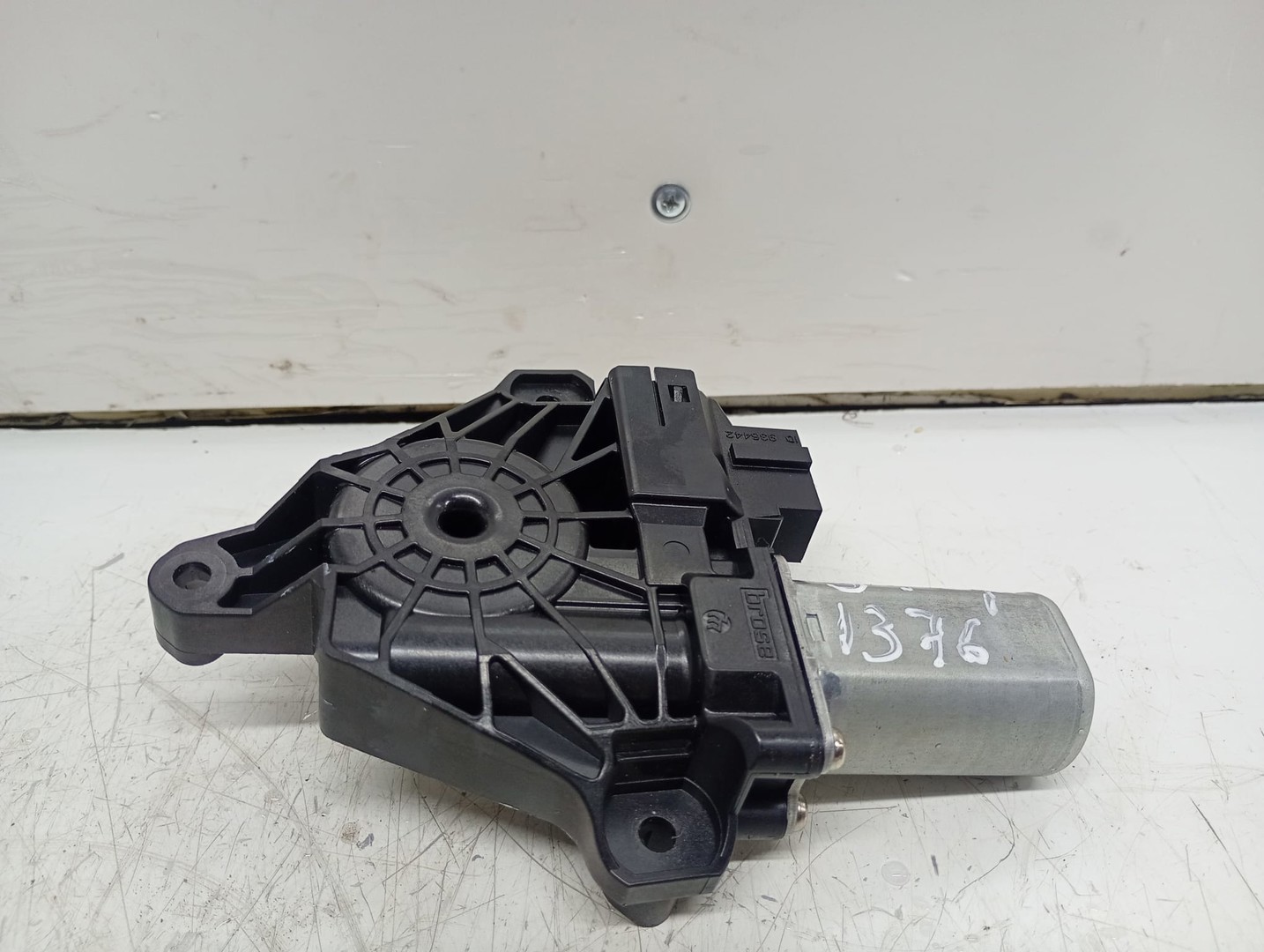 Motoras geam stanga spate A2059060301 Mercedes Benz E-Class W212 (2009 - 2013)