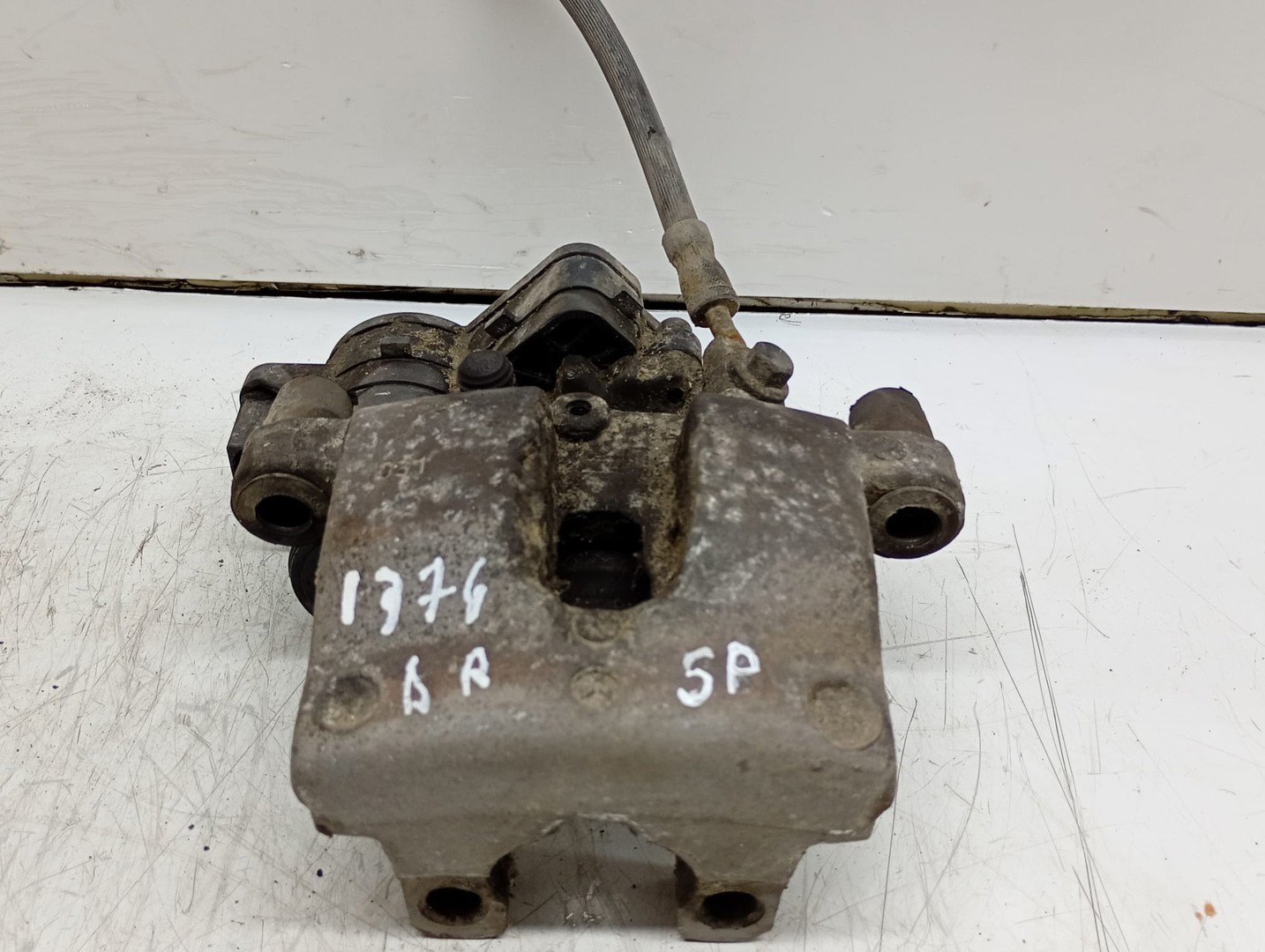 Etrier electric dreapta spate A2054231998 Mercedes Benz C-Class W205/S205/C205 (2014 - 2018)