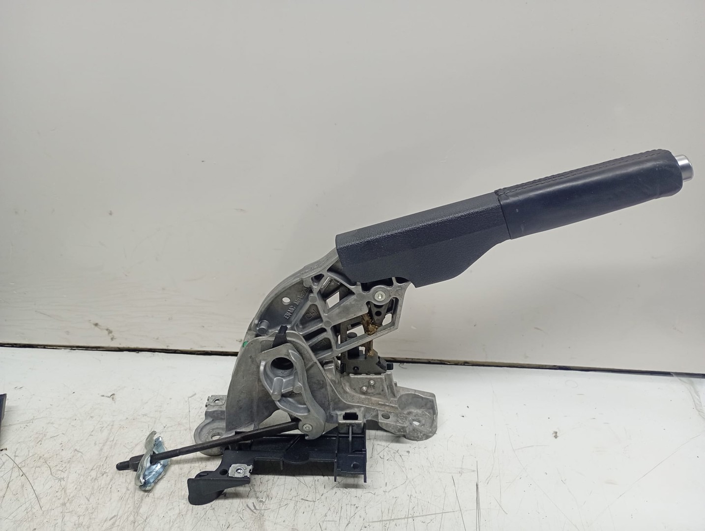 Maneta frana de mana 1K0711303M Volkswagen Golf 6 (2008 - 2015)