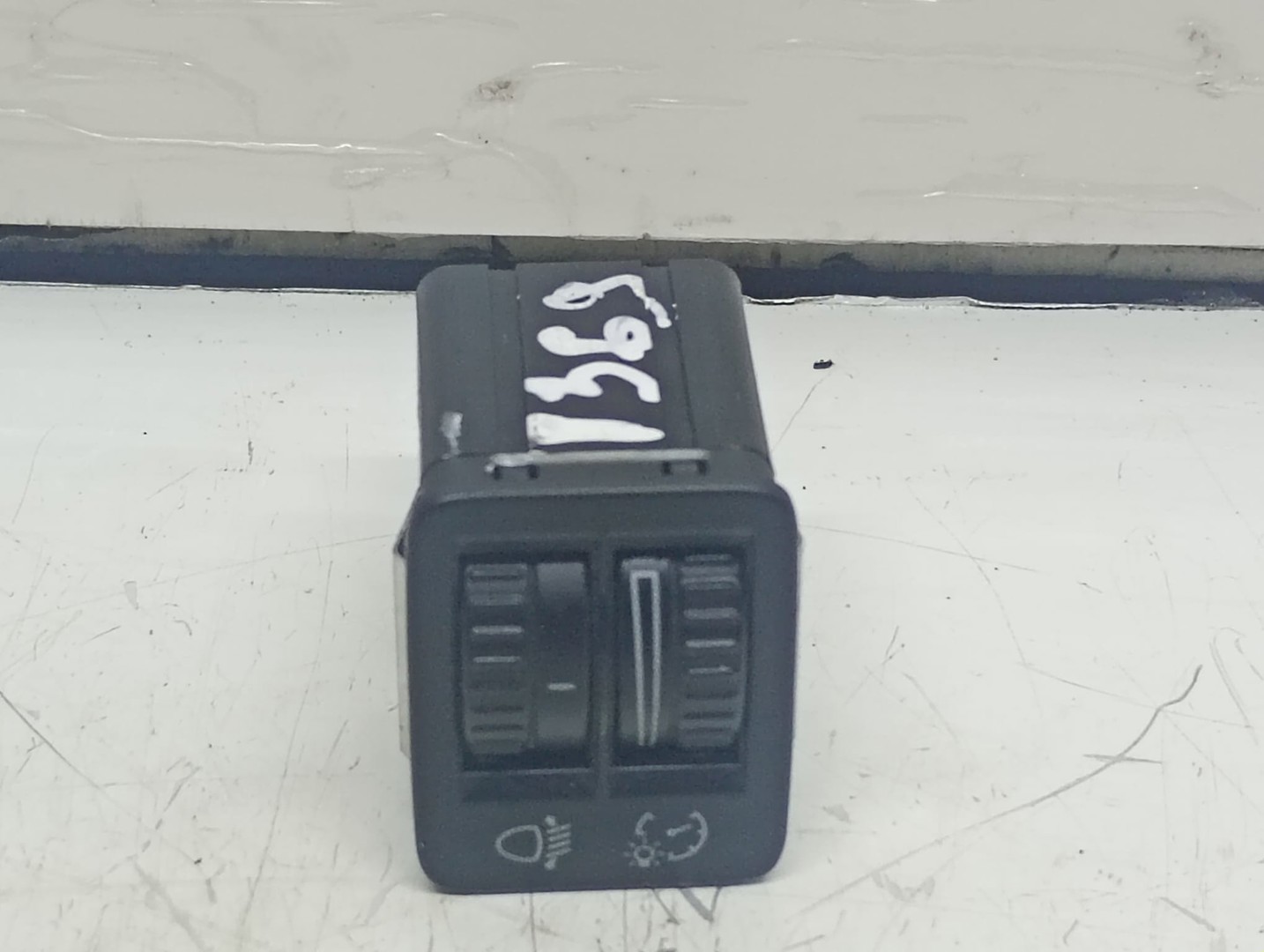 Buton reglaj faruri 3C0941333A Volkswagen Passat B6 (2005 - 2010)