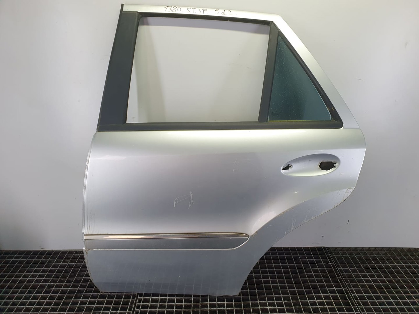 Usa stanga spate Mercedes Benz ML W164 (2005 - 2008)