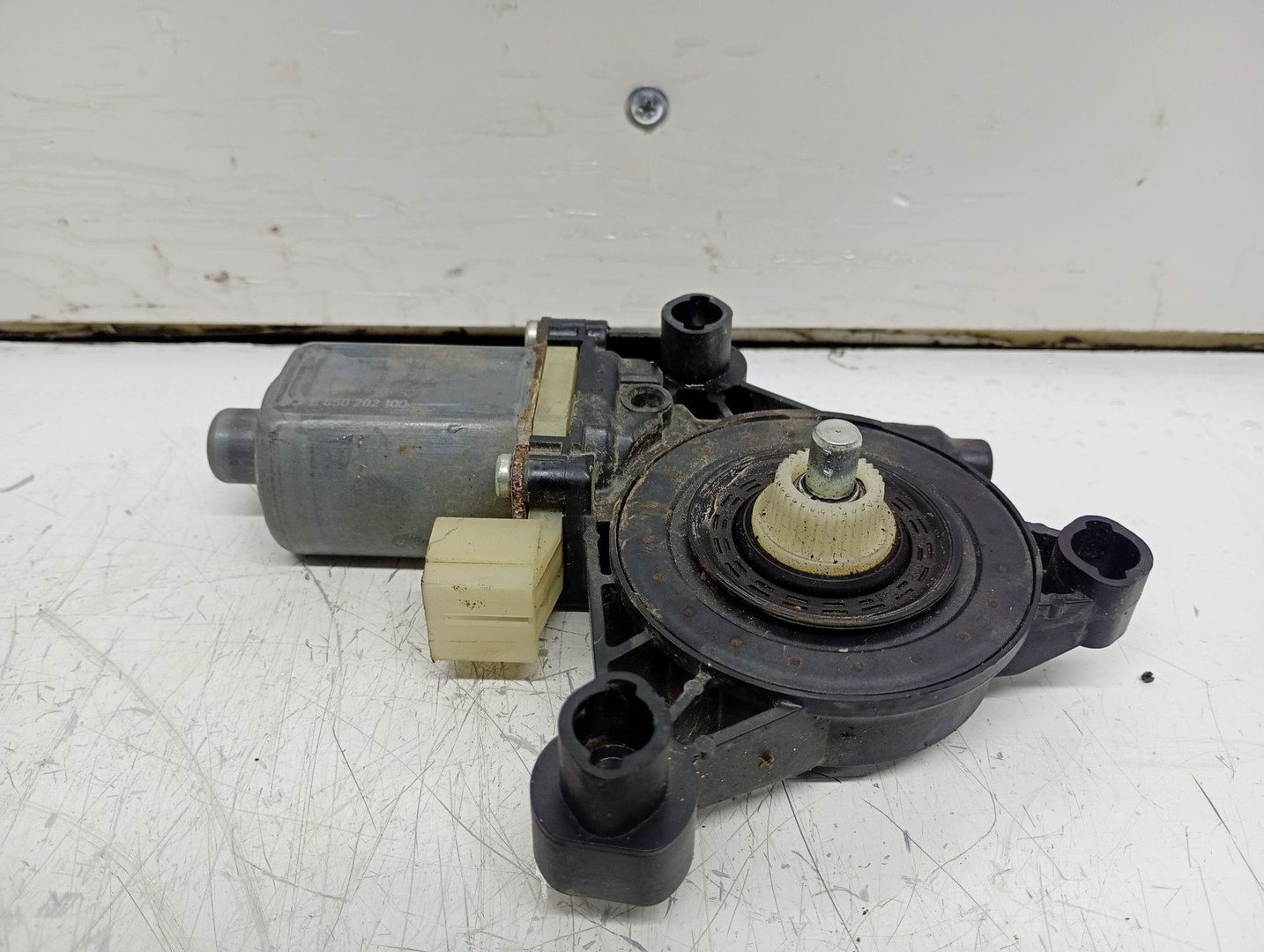 Motoras geam stanga fata 5Q0959802B Skoda Octavia 3 (2013 - 2017)
