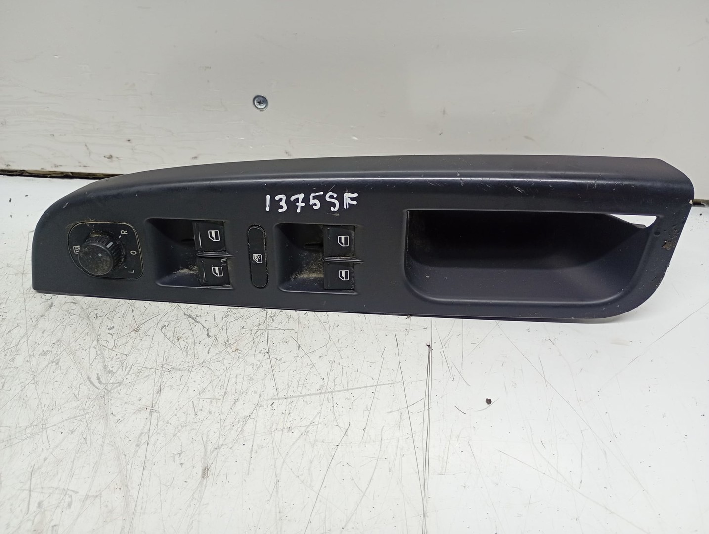 Panou comanda geamuri 1K4868049 Volkswagen Golf 5 (2003 - 2009)