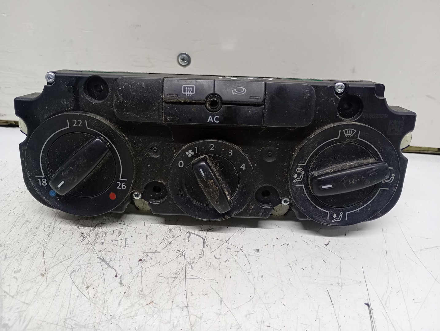 Panou clima ac 1K0820047GK Volkswagen Golf 5 (2003 - 2009)