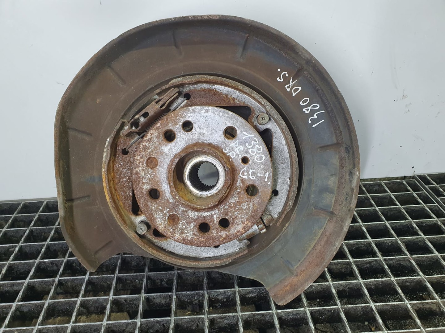 Fuzeta dreapta spate Mercedes Benz ML W164 (2005 - 2008)