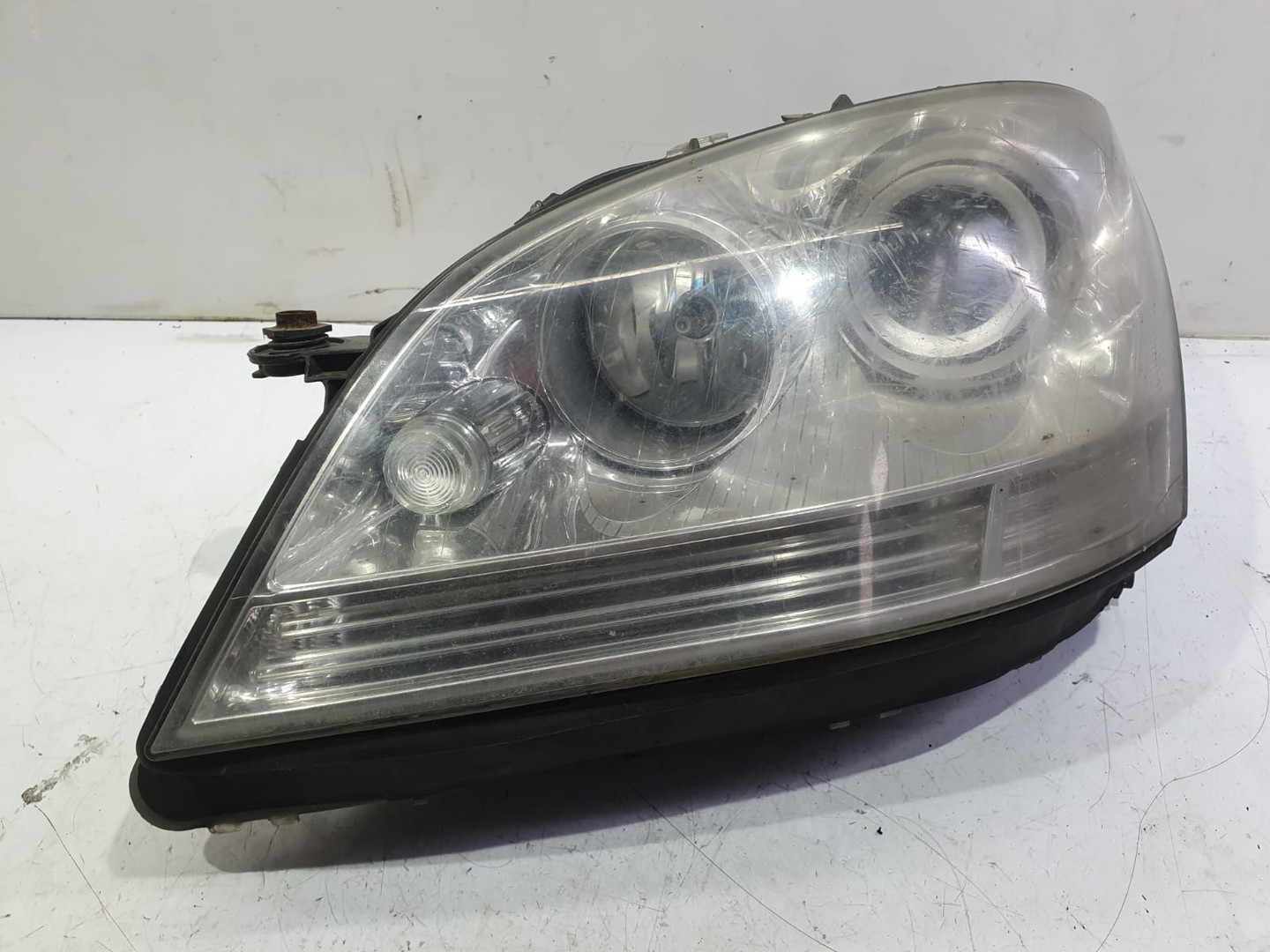 Far stanga 263347LH Mercedes Benz ML W164 (2005 - 2008)