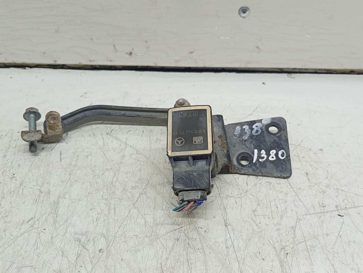 Senzor nivel faruri A0105427717 Mercedes Benz ML W164 (2005 - 2008)