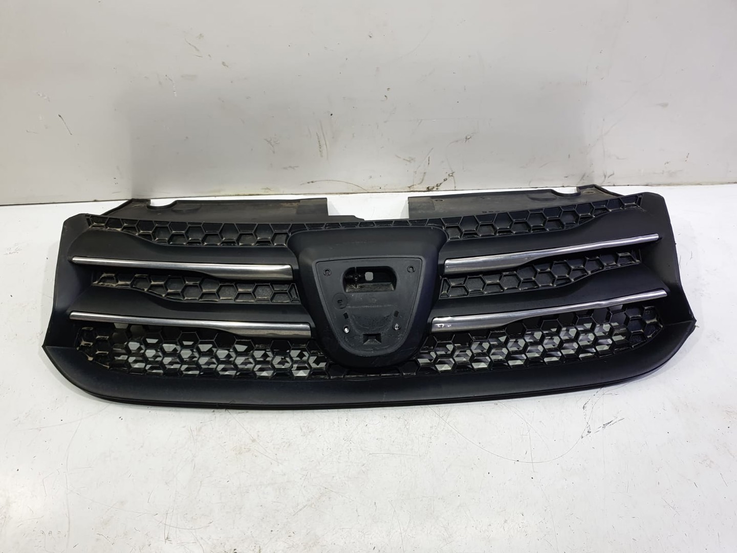 Grila bara fata 623103971r Dacia Logan 2 (2013 - 2016)