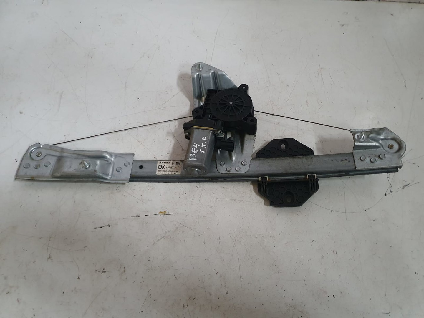 Macara geam stanga fata 807213282r Dacia Logan 2 (2013 - 2016)