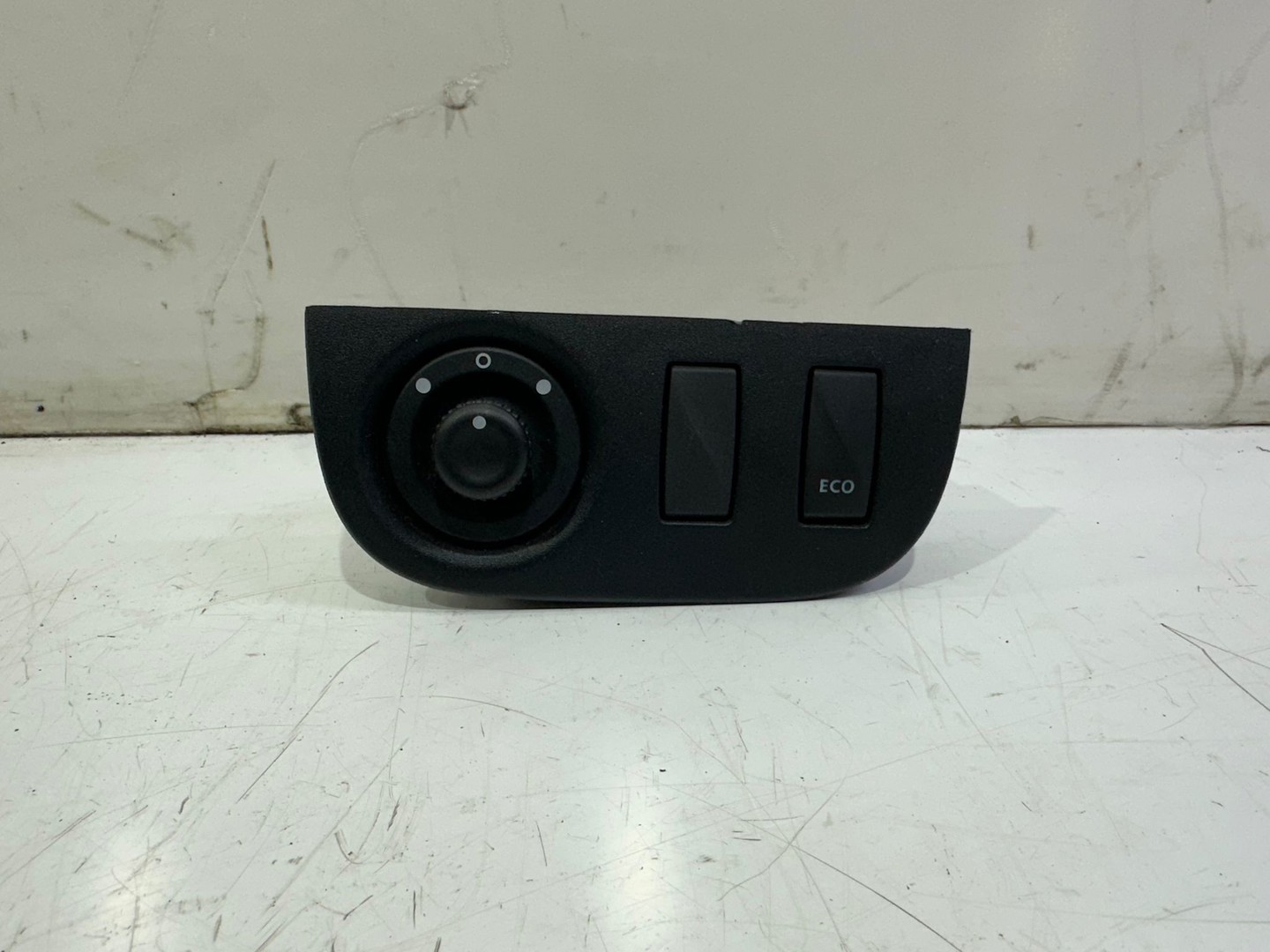 Buton reglaj oglinzi 684937116r Dacia Logan 2 (2013 - 2016)
