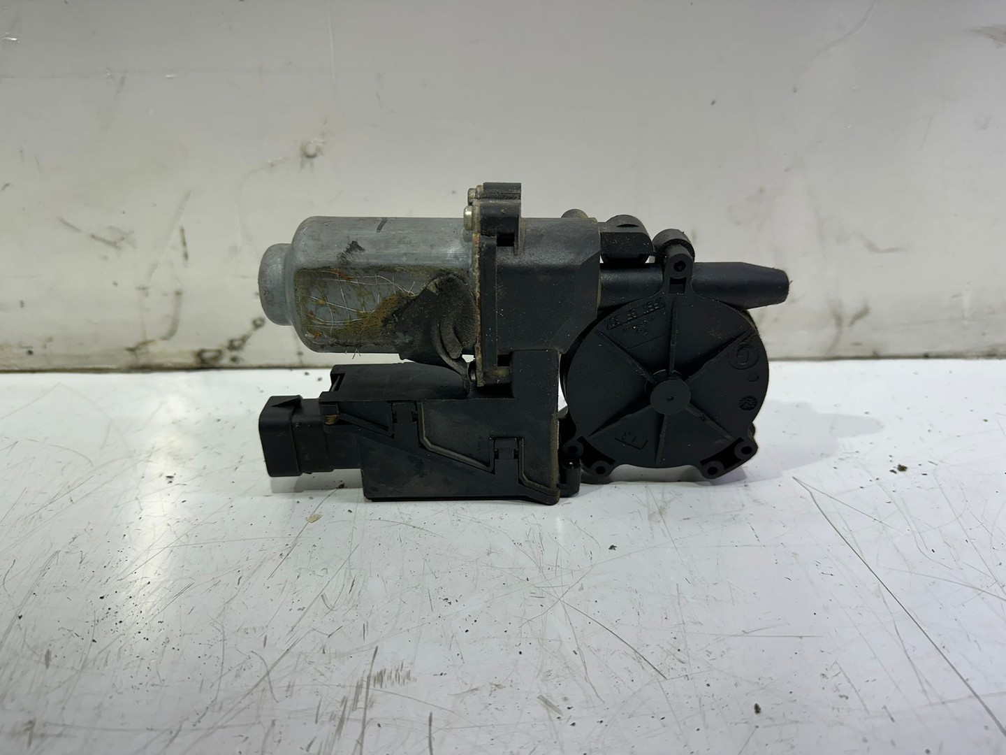 Motoras geam stanga fata Opel Combo C (2001 - 2005)