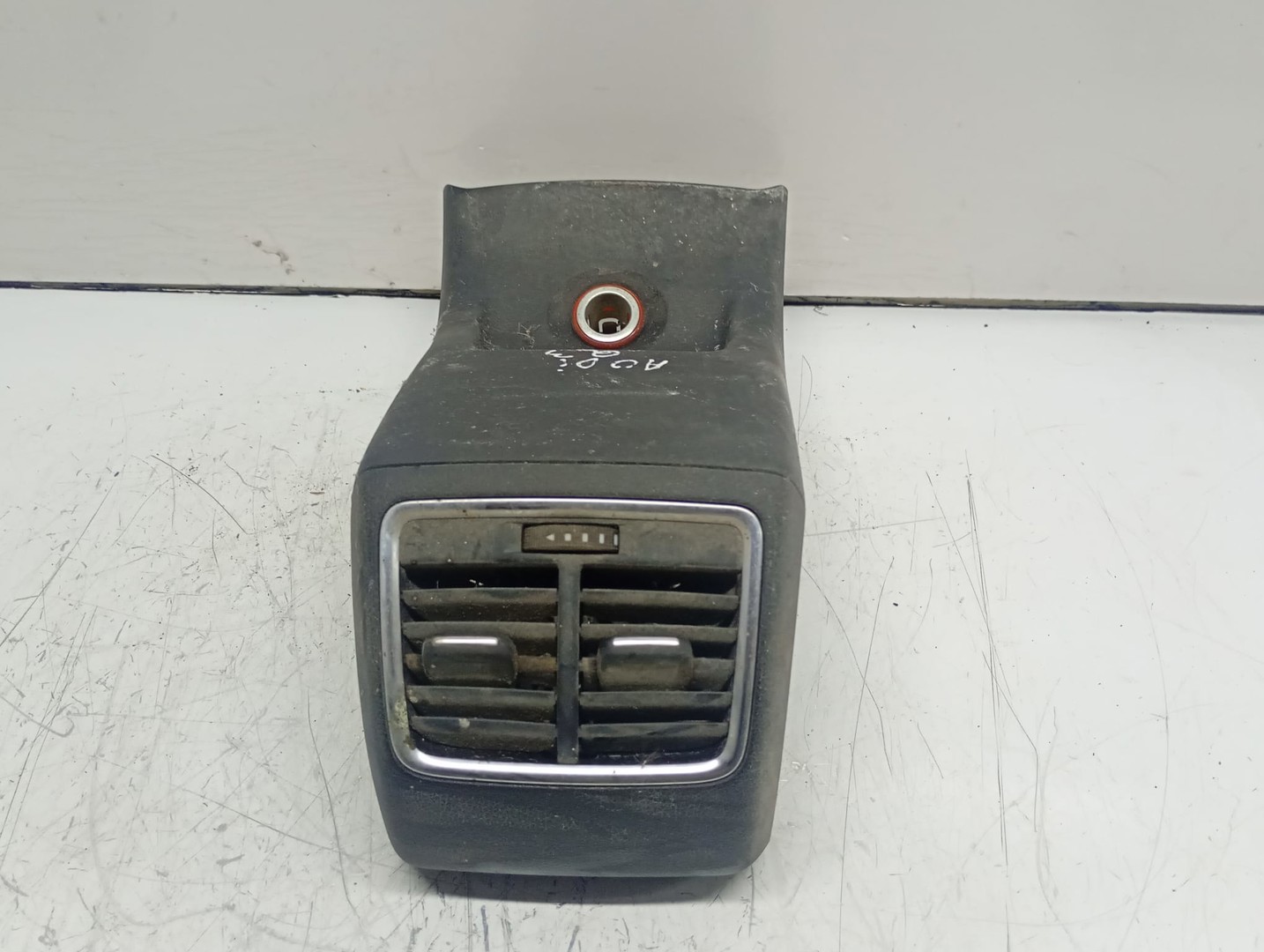 Ornament consola centrala 8U0819203 Audi Q3 8U (2011 - 2014)