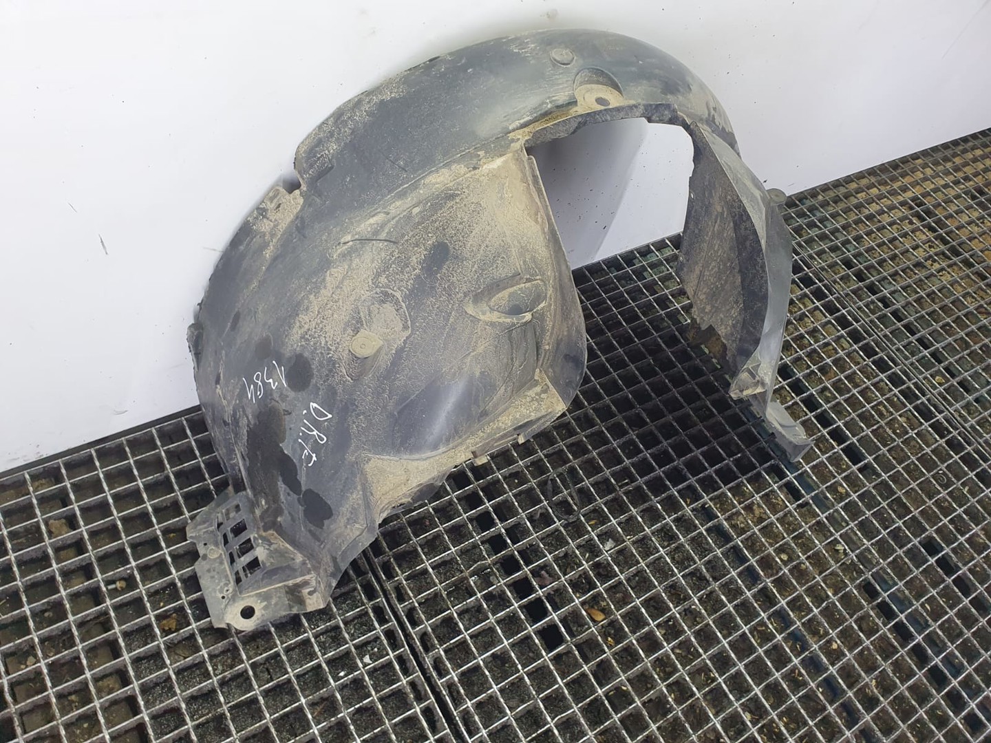 Carenaj roata fata dreapta 638404363r Dacia Logan 2 (2013 - 2016)