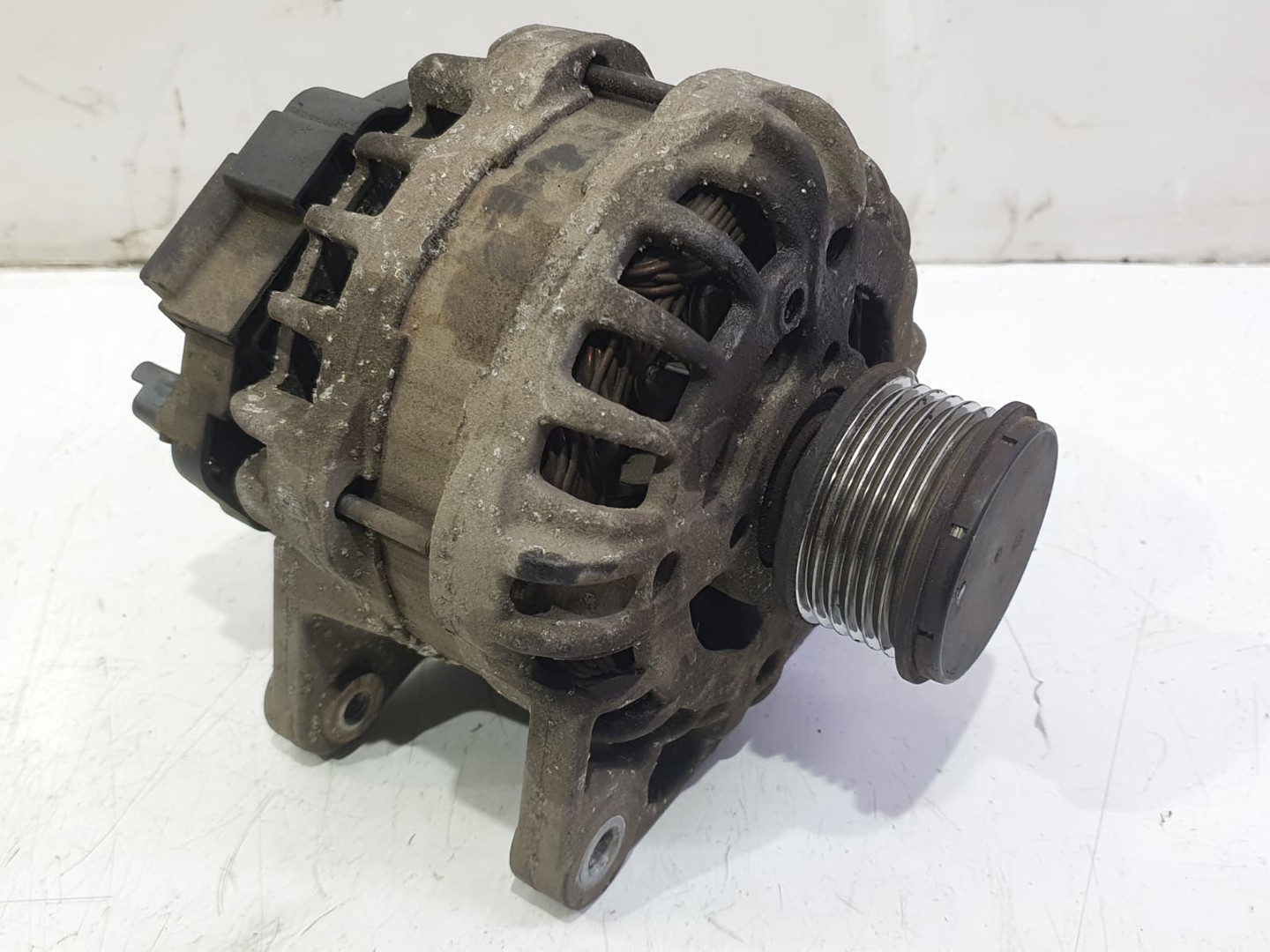 Alternator 231002949r Dacia Logan 2 (2013 - 2016)
