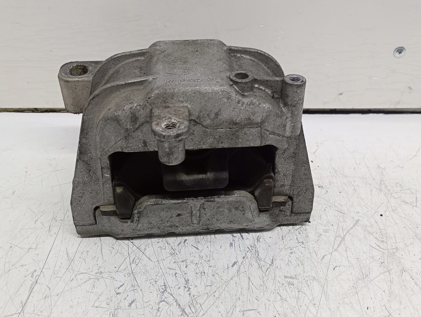 Suport motor 1k0199262 Volkswagen Golf 5 (2003 - 2009)