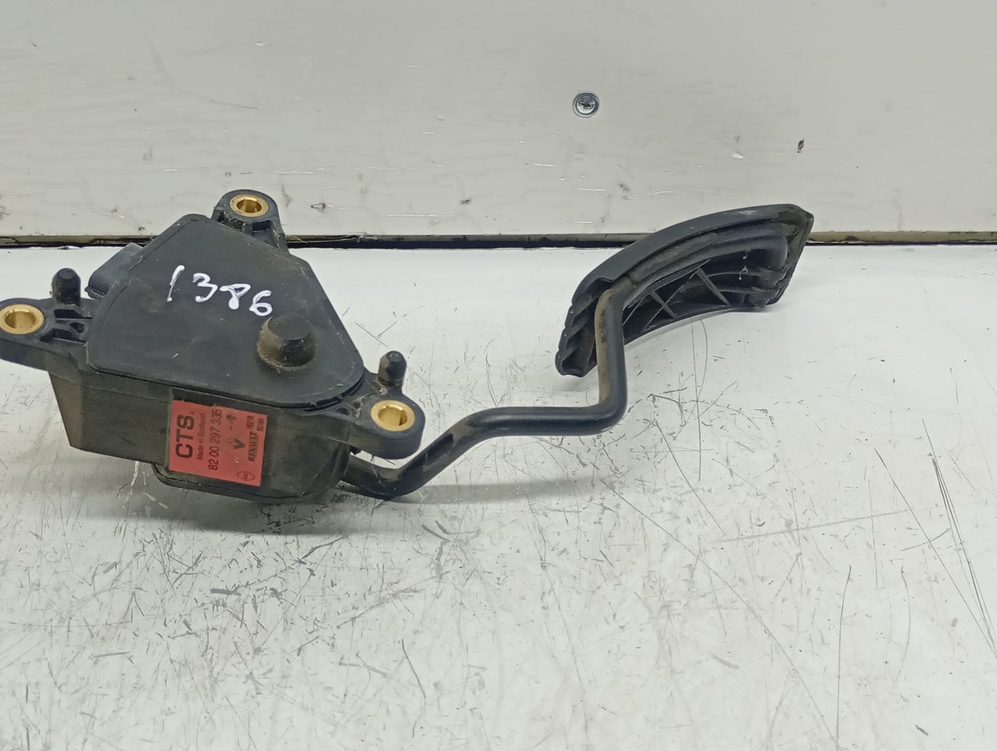 Pedala acceleratie 8200297335 Renault Clio 3 (facelift) (2009 - 2012)