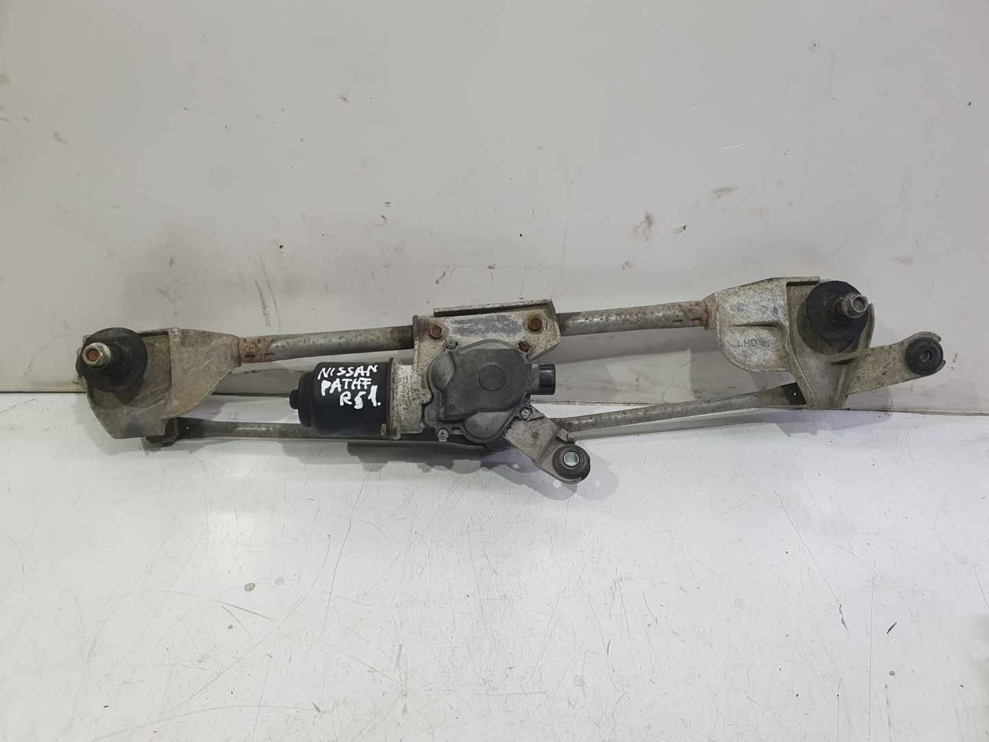 Ansamblu stergatoare parbriz Nissan Pathfinder R51 (2004 - 2010)