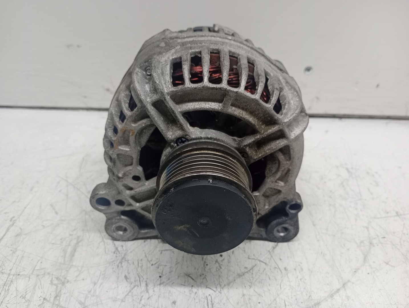 Alternator Volkswagen Passat B6 (2005 - 2010)