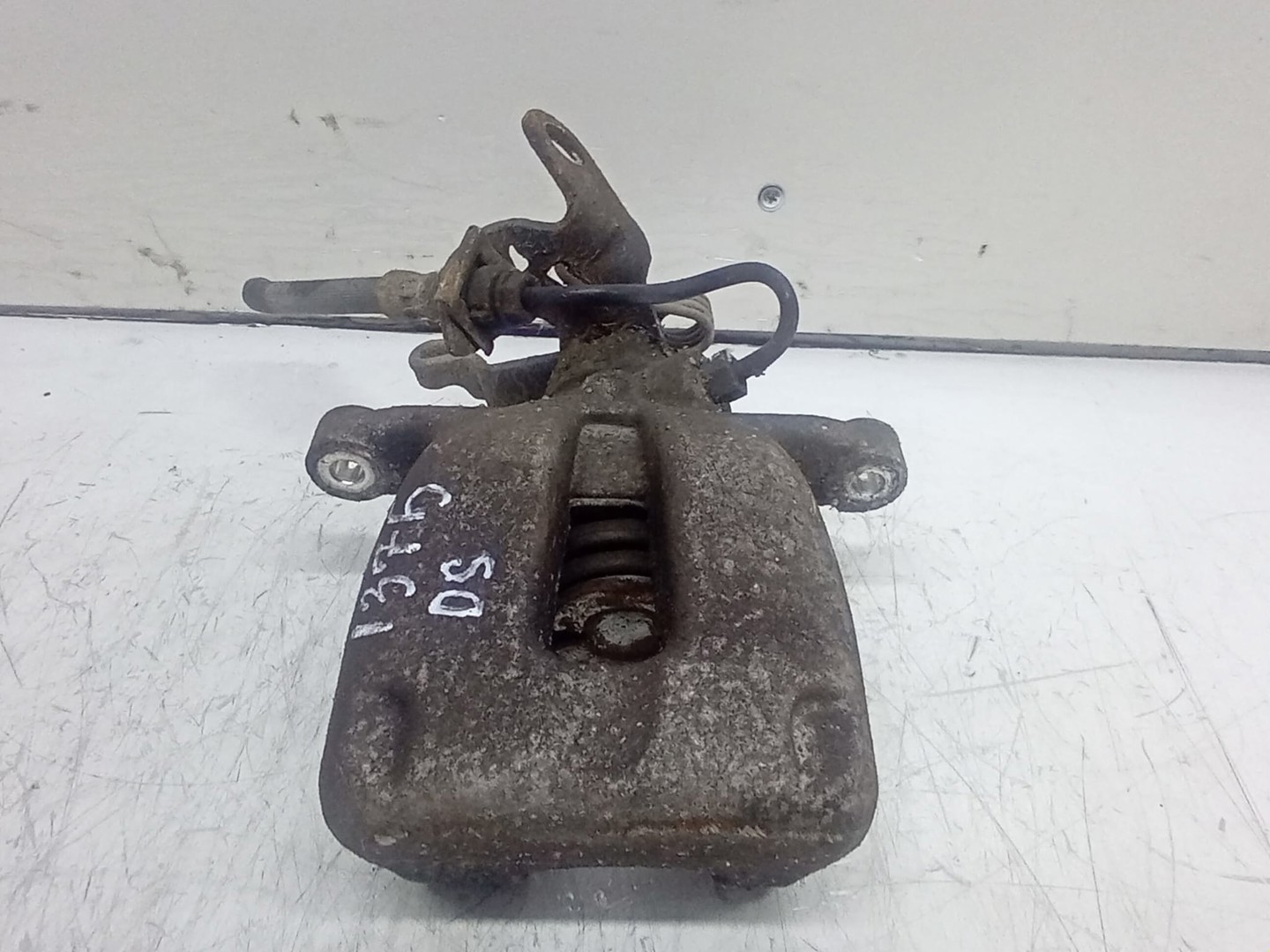 Etrier dreapta spate Volkswagen Golf 5 (2003 - 2009)