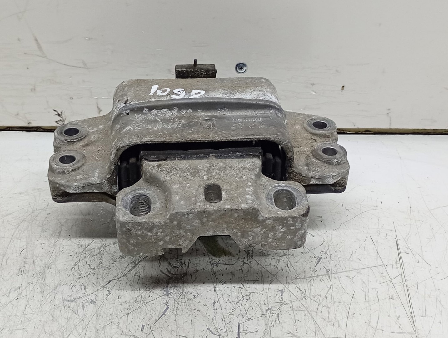 Suport motor 1k0199555 Volkswagen Golf 5 (2003 - 2009)