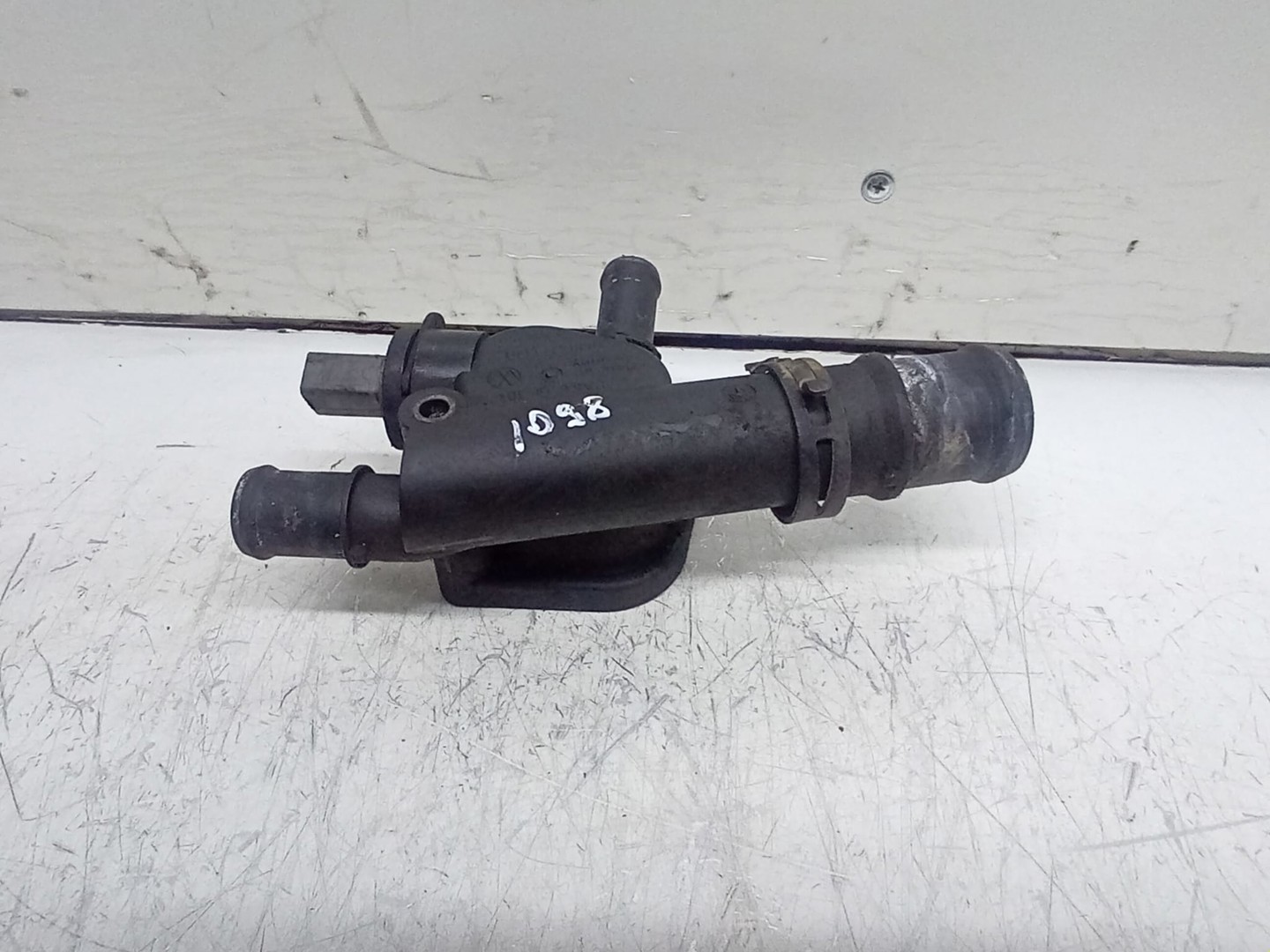 Flansa apa 038121132D Volkswagen Golf 5 (2003 - 2009)