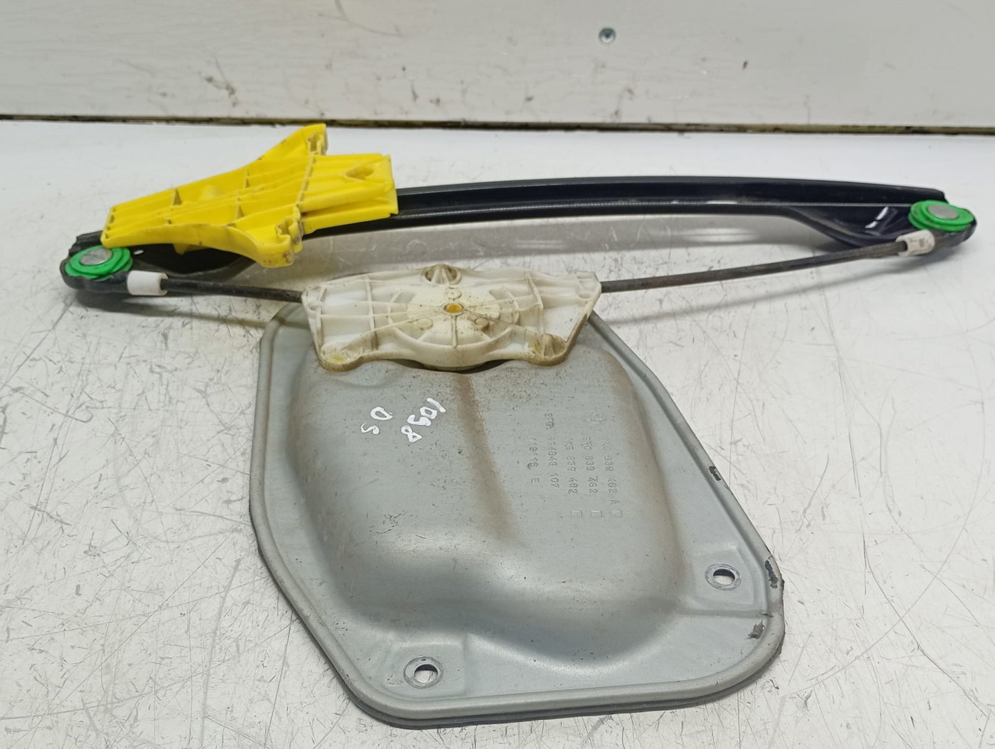 Macara geam dreapta spate 1k4839462A Volkswagen Golf 5 (2003 - 2009)