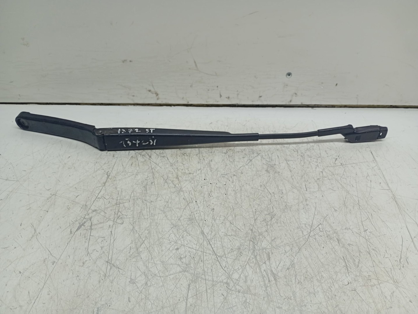 Brat stergator parbriz stanga Volkswagen Golf 6 (2008 - 2015)