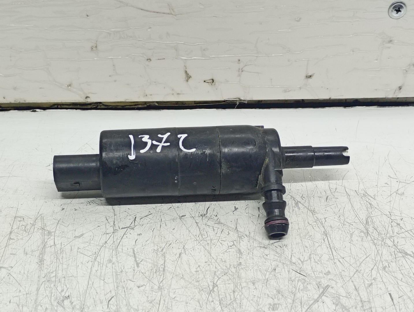 Pompa vas lichid parbriz 3B7955681 Volkswagen Golf 6 (2008 - 2015)