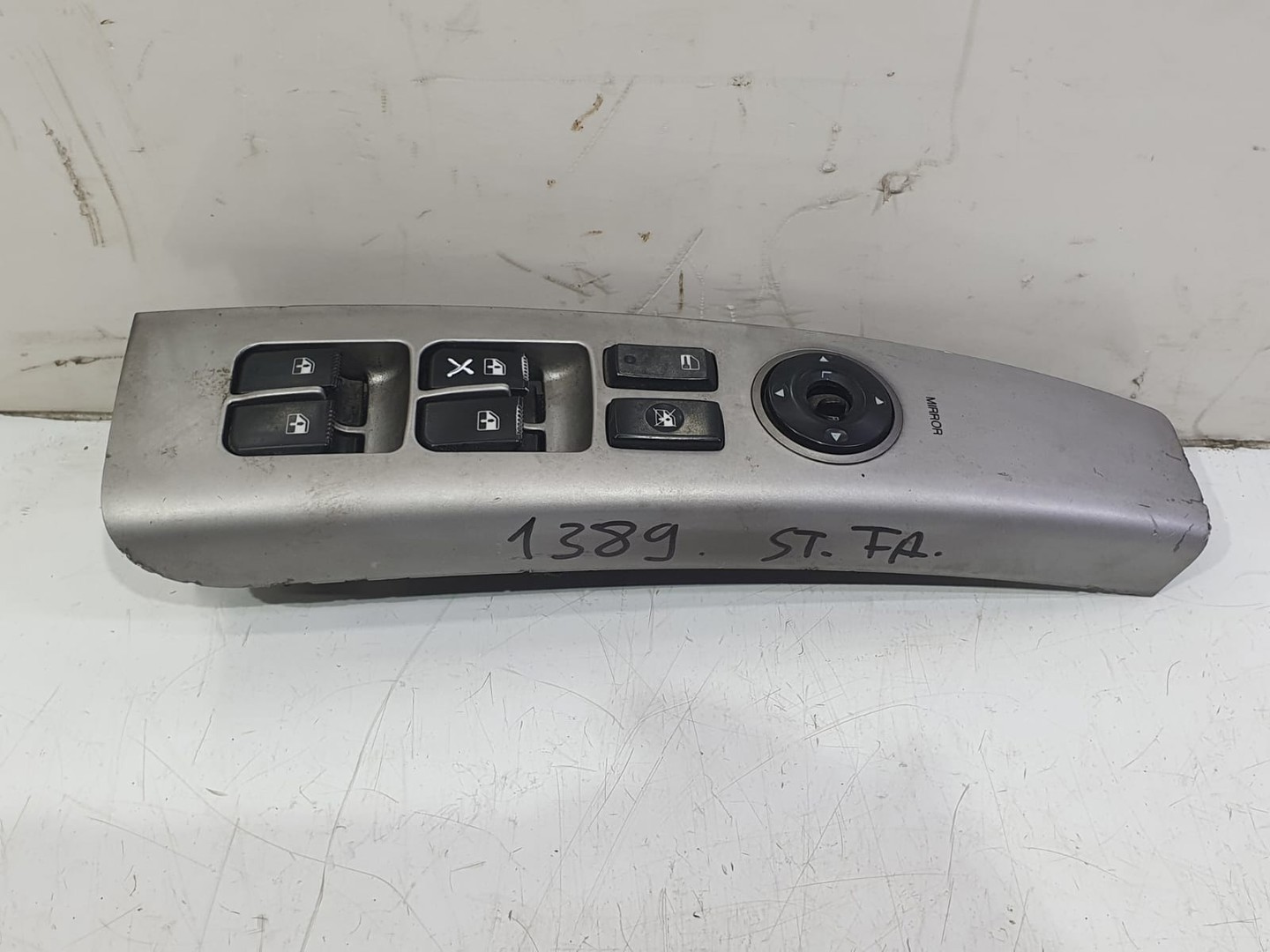 Panou comanda geamuri 371490-1110 Hyundai Santa Fe CM (2006 - 2010)