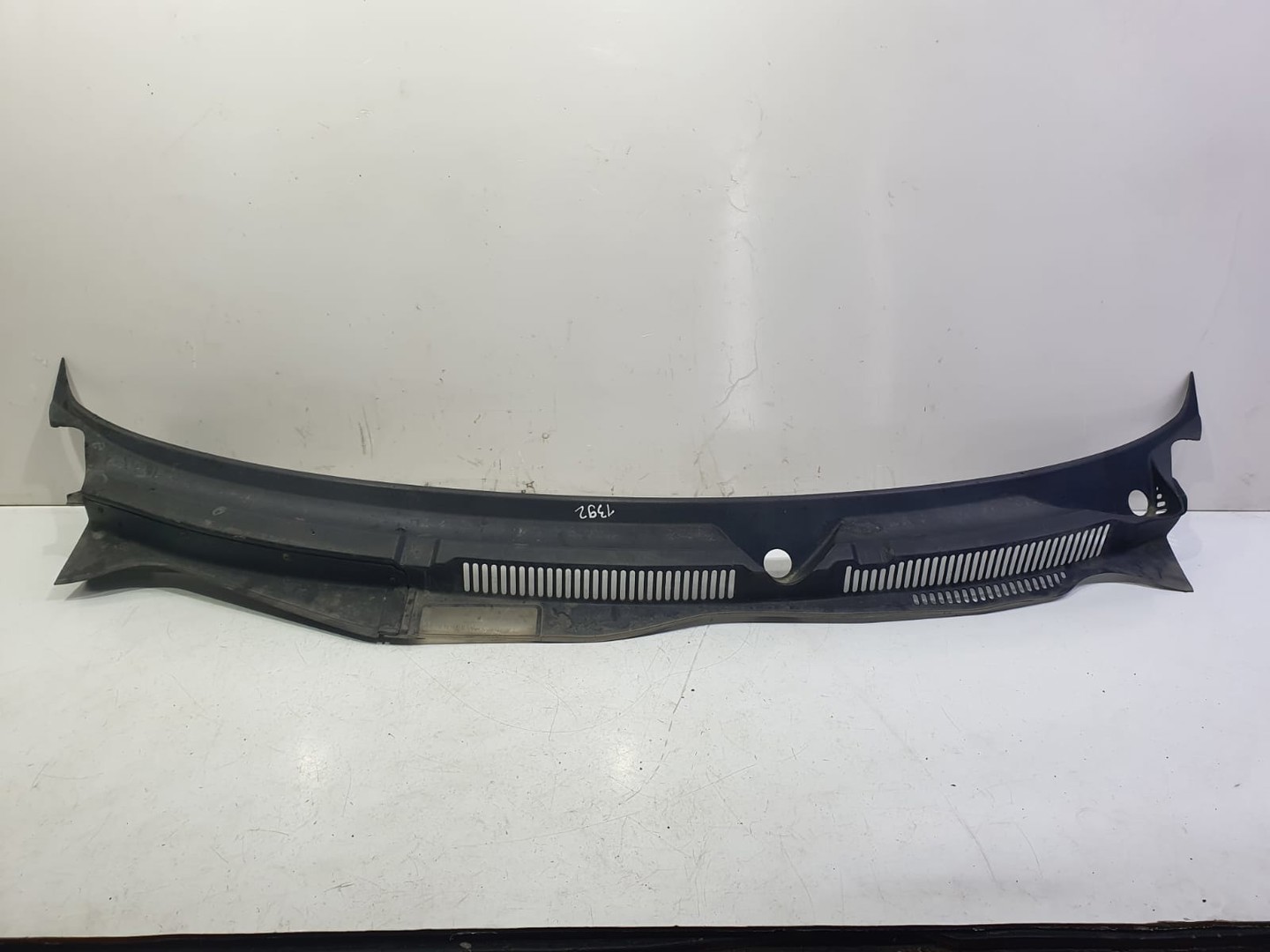 Grila stergatoare parbriz Volkswagen Golf 4 (1997 - 2006)