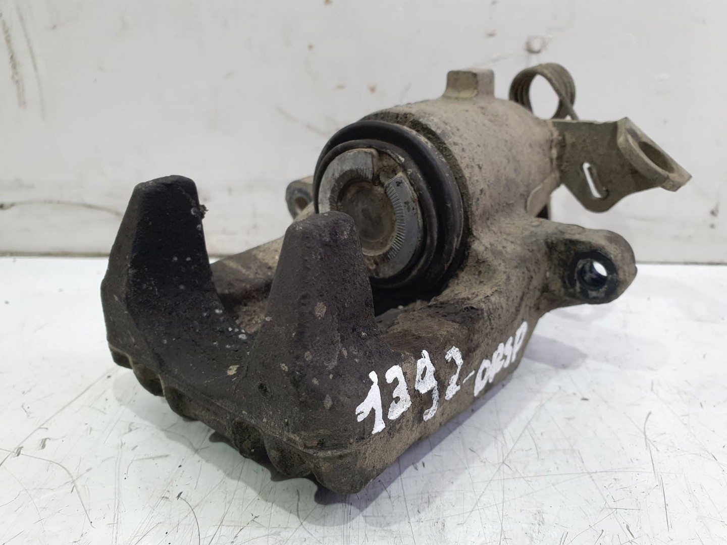 Etrier dreapta spate Volkswagen Golf 4 (1997 - 2006)