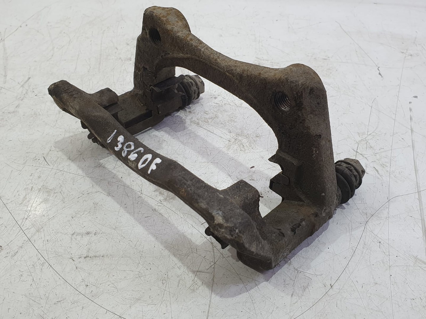 Suport etrier dreapta fata Renault Clio 3 (facelift) (2009 - 2012)