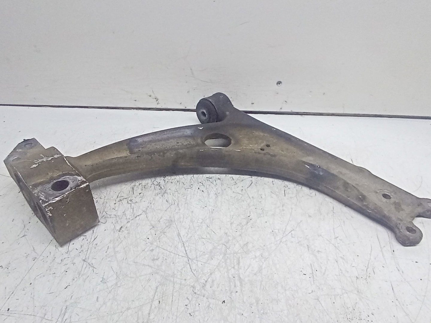 Brat suspensie fata 3C0407153B Volkswagen Passat B6 (2005 - 2010)
