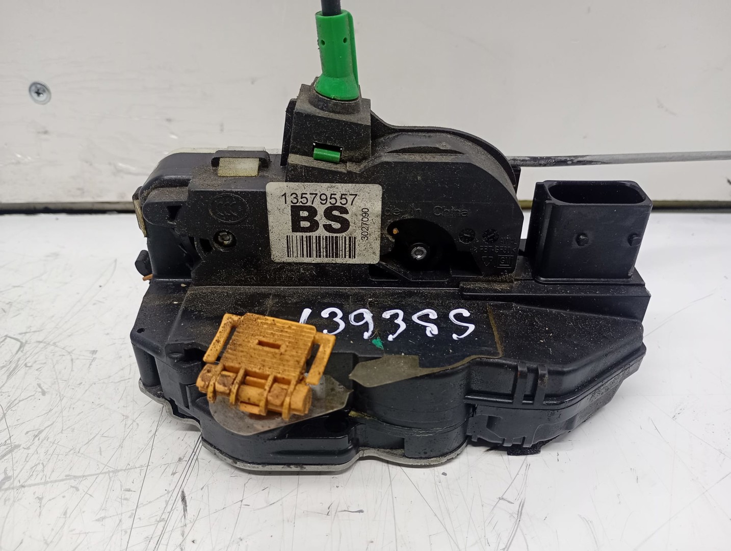 Broasca stanga spate 13579557 Chevrolet Cruze J300 (2009 - 2012)
